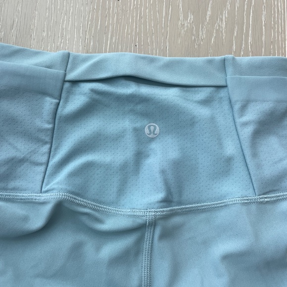 ZONED IN HIGH RISE CROP 23"
Blue Cast
Size: 4 - Picture 3 of 3